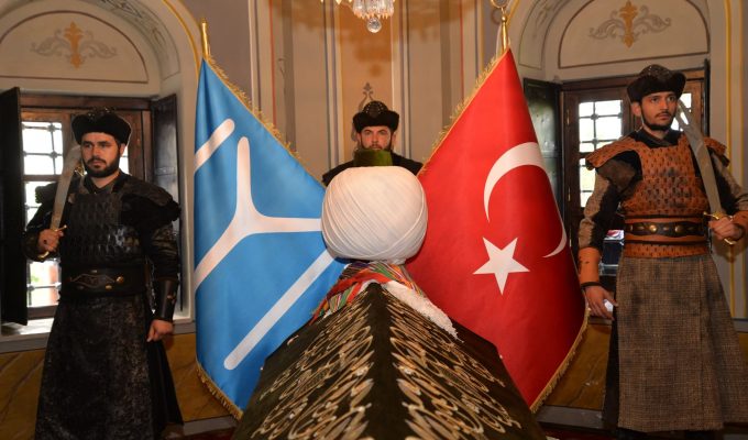 Grecia_viajes_ertugrul-tumba-banderas